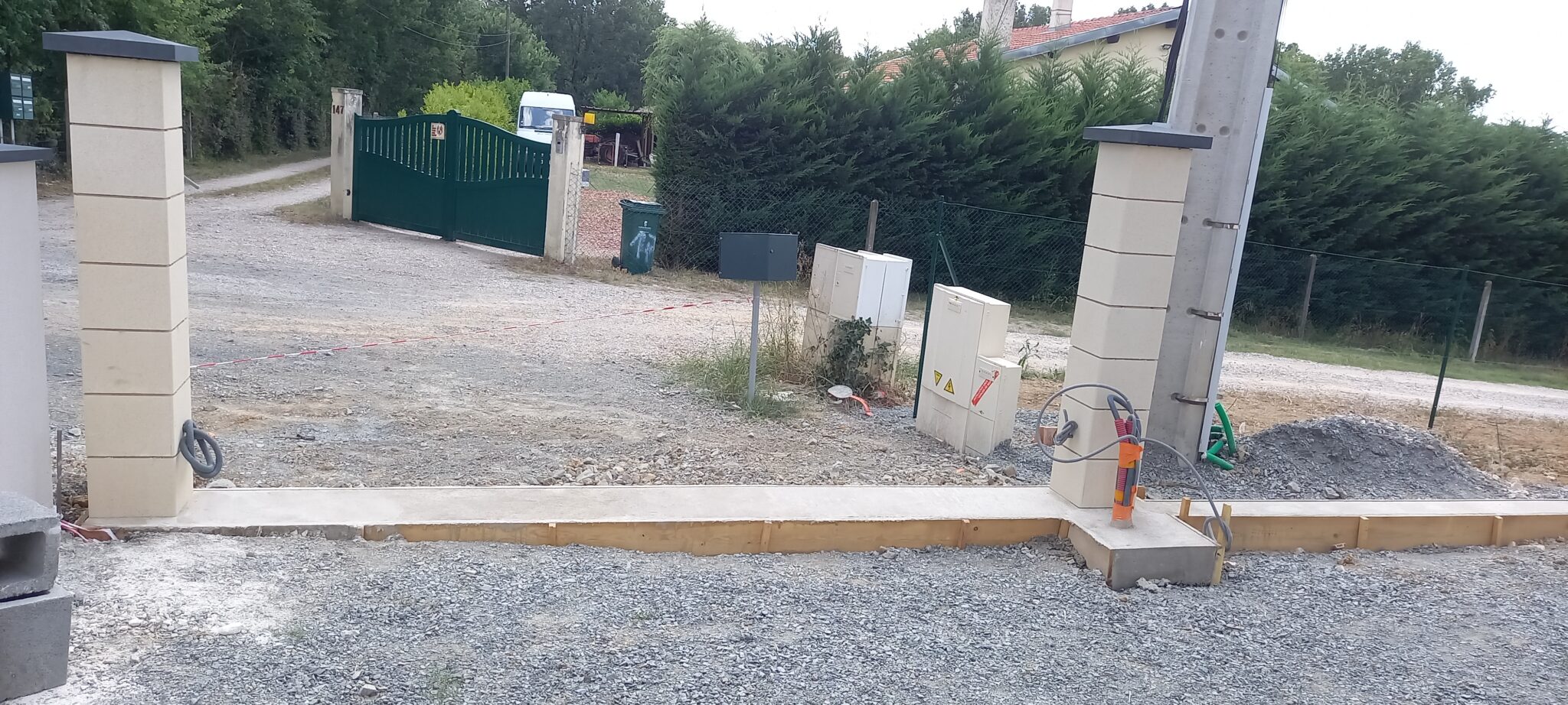 Logo de Bati boutin, société de travaux en Maçonnerie : construction de murs, cloisons, murage de porte